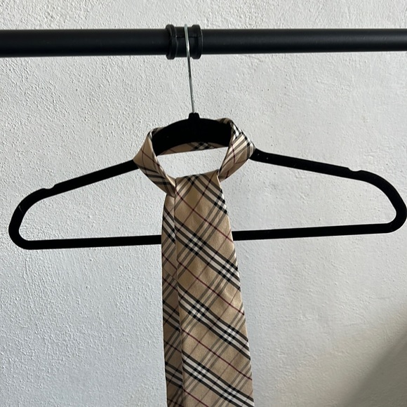 Authentic Vintage Burberry Tie - Picture 1 of 3